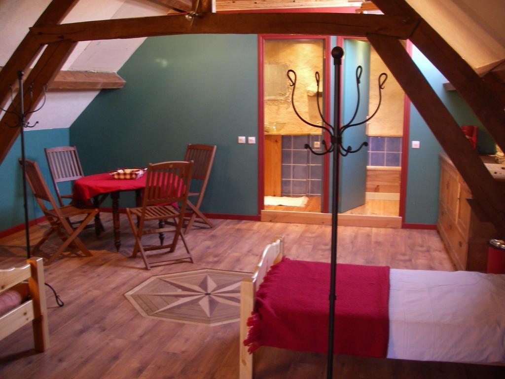 Le Trot'In Chair Bed and Breakfast Martigny-le-Comte Exterior foto